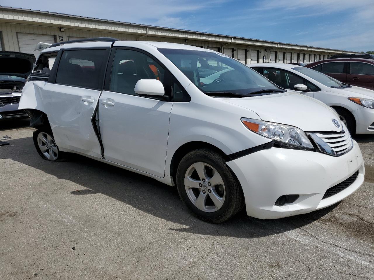 2016 Toyota Sienna Le vin: 5TDKK3DC4GS733460