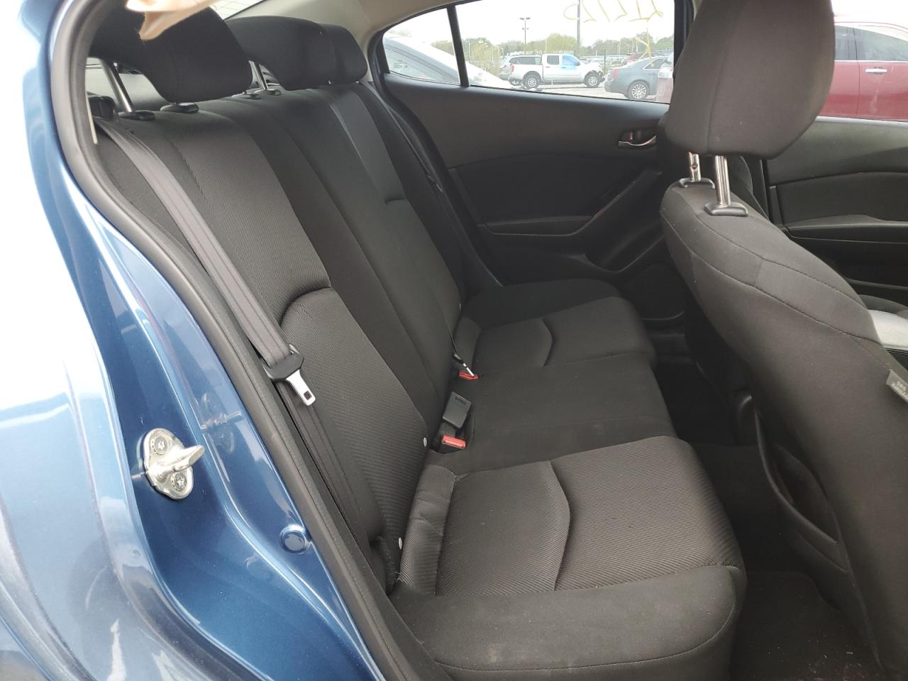 3MZBN1U72JM212725 2018 Mazda 3 Sport