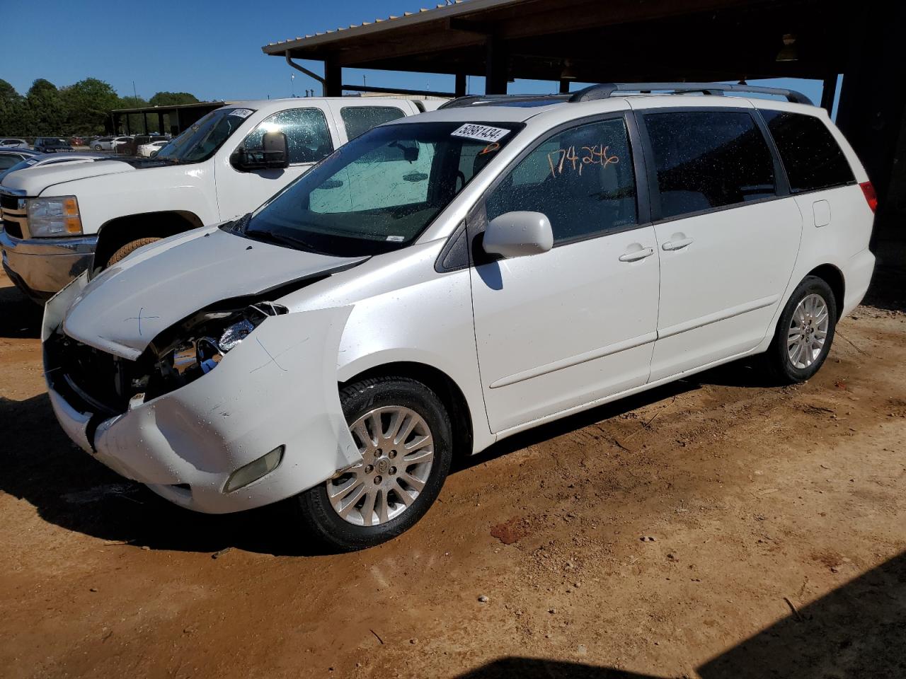 5TDYK4CC3AS338095 2010 Toyota Sienna Xle