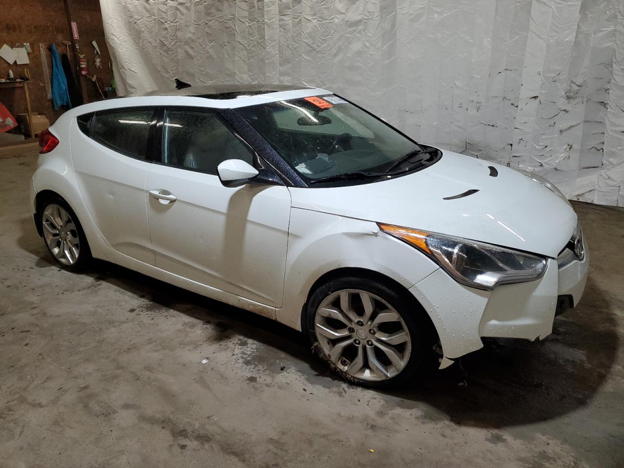 2013 Hyundai Veloster vin: KMHTC6AD6DU092198