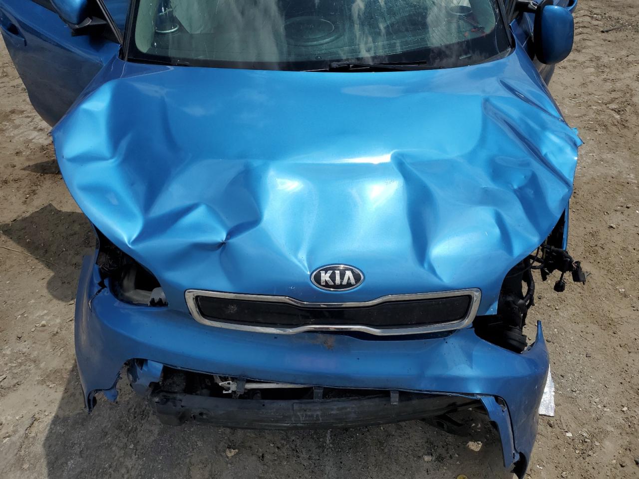 KNDJP3A51G7351271 2016 Kia Soul +