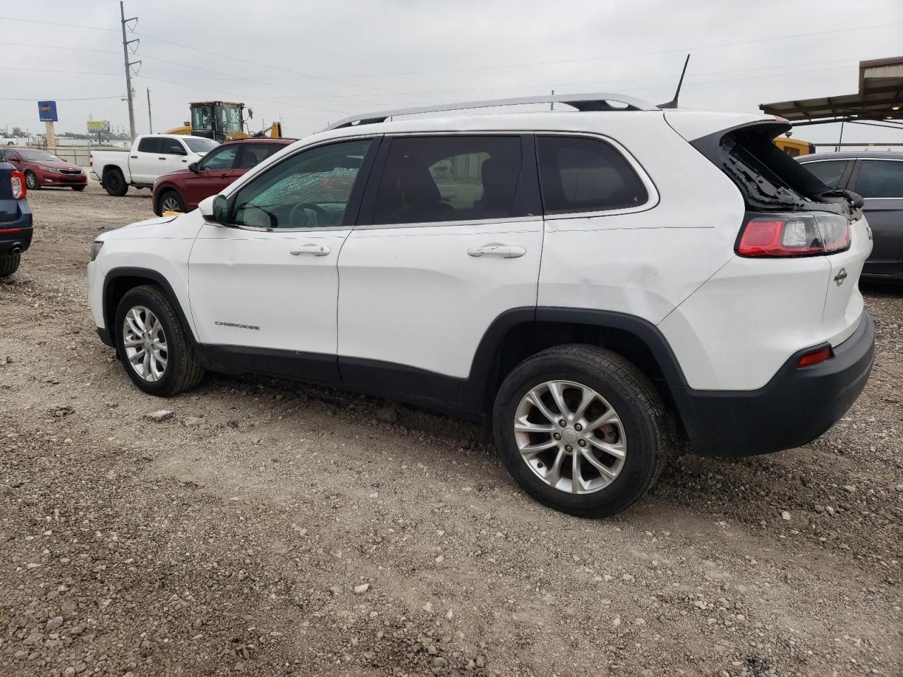 1C4PJLCB1KD332910 2019 Jeep Cherokee Latitude