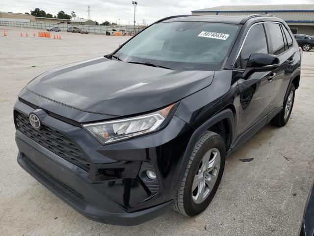 Lot #2473546397 2019 TOYOTA RAV4 XLE salvage car