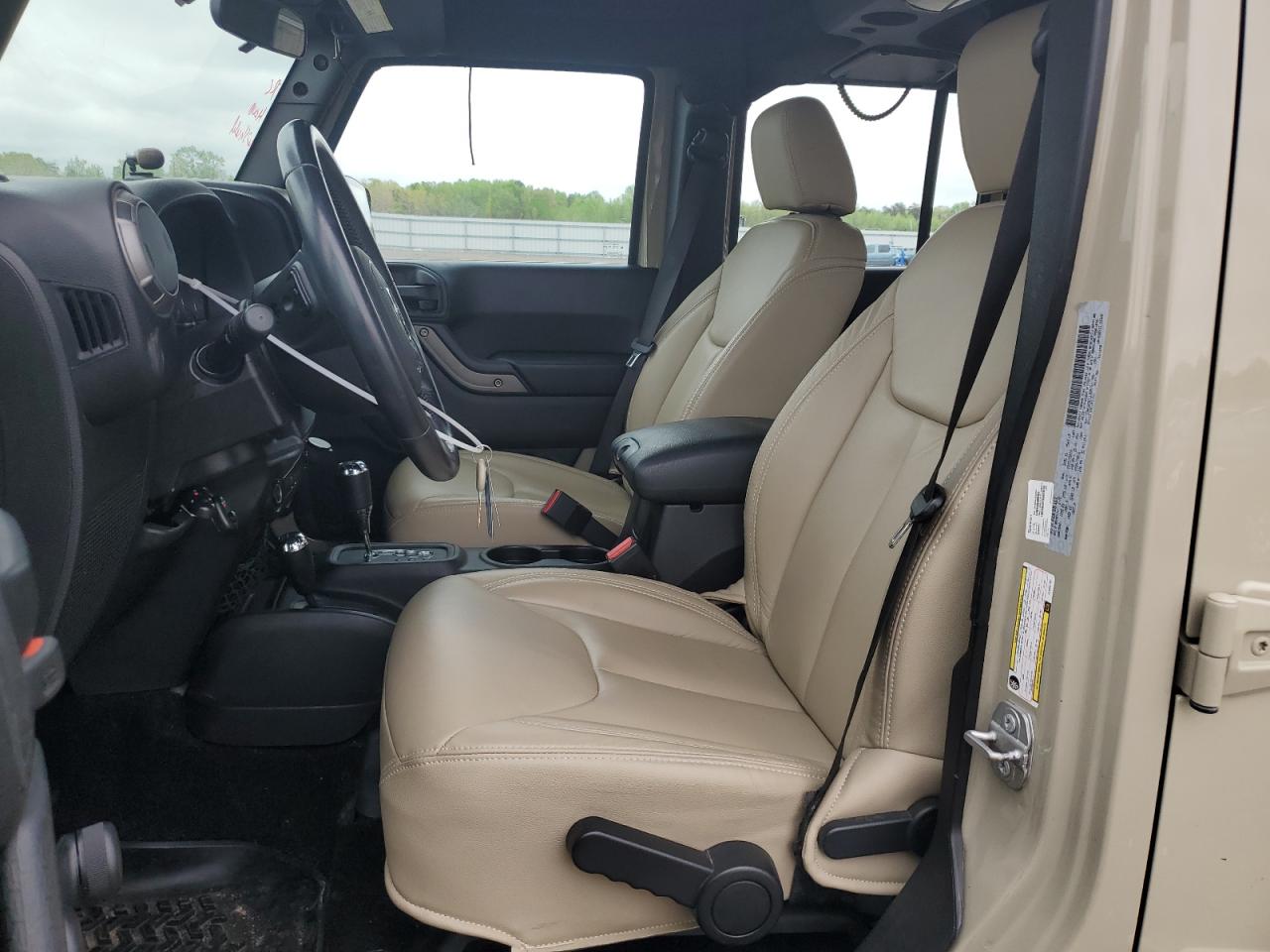 1C4BJWDG2JL892767 2018 Jeep Wrangler Unlimited Sport