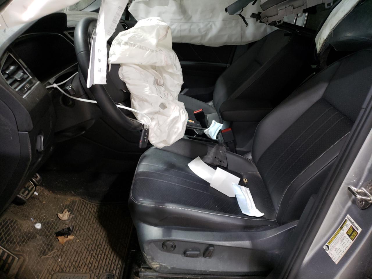 3VVCB7AX1PM058641 2023 Volkswagen Tiguan Se R-Line Black