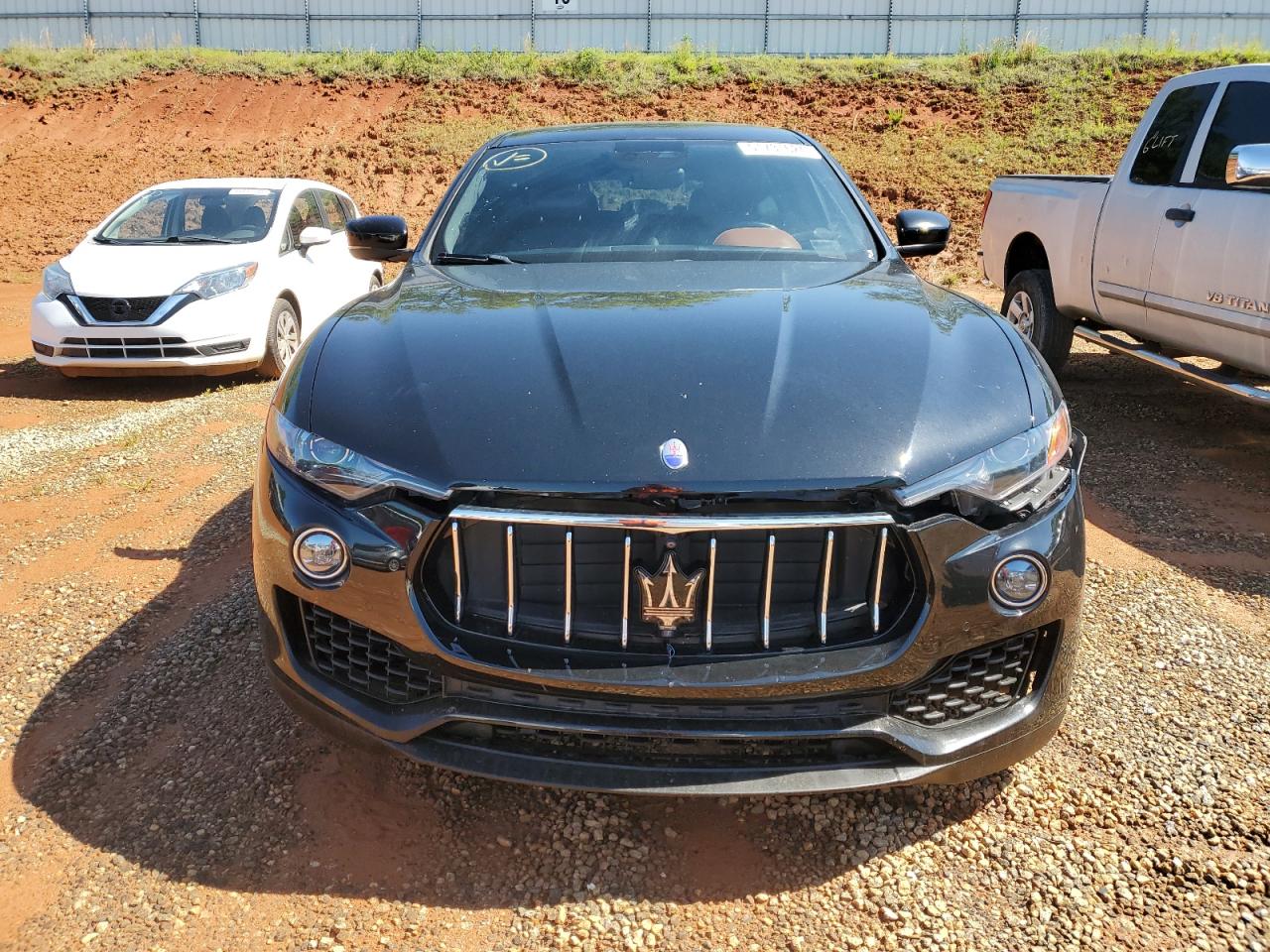 2017 Maserati Levante vin: ZN661XUA0HX210828