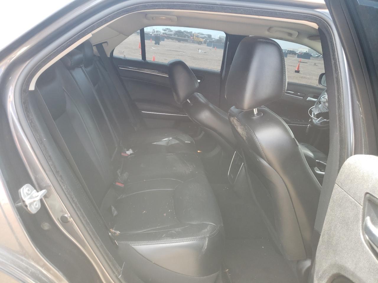 2C3CCARG6GH213216 2016 Chrysler 300 Limited