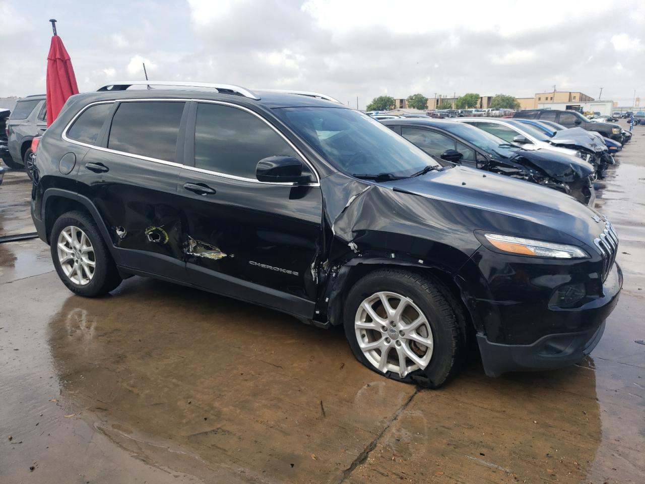 2018 Jeep Cherokee Latitude Plus vin: 1C4PJLLB2JD538204