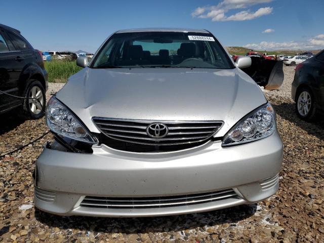 2005 Toyota Camry Le VIN: 4T1BF32K95U100259 Lot: 52888244