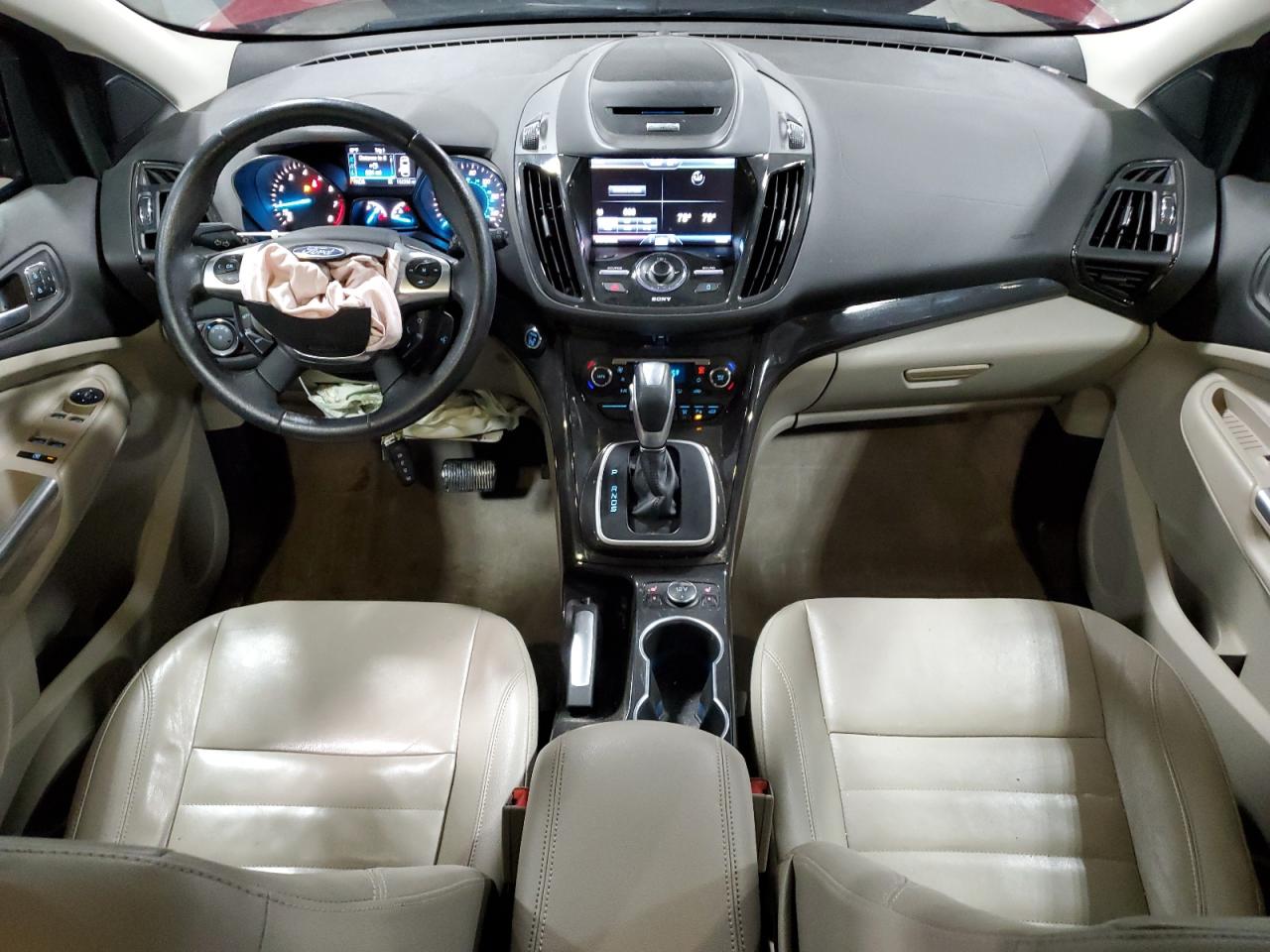 1FMCU9J99EUA70689 2014 Ford Escape Titanium