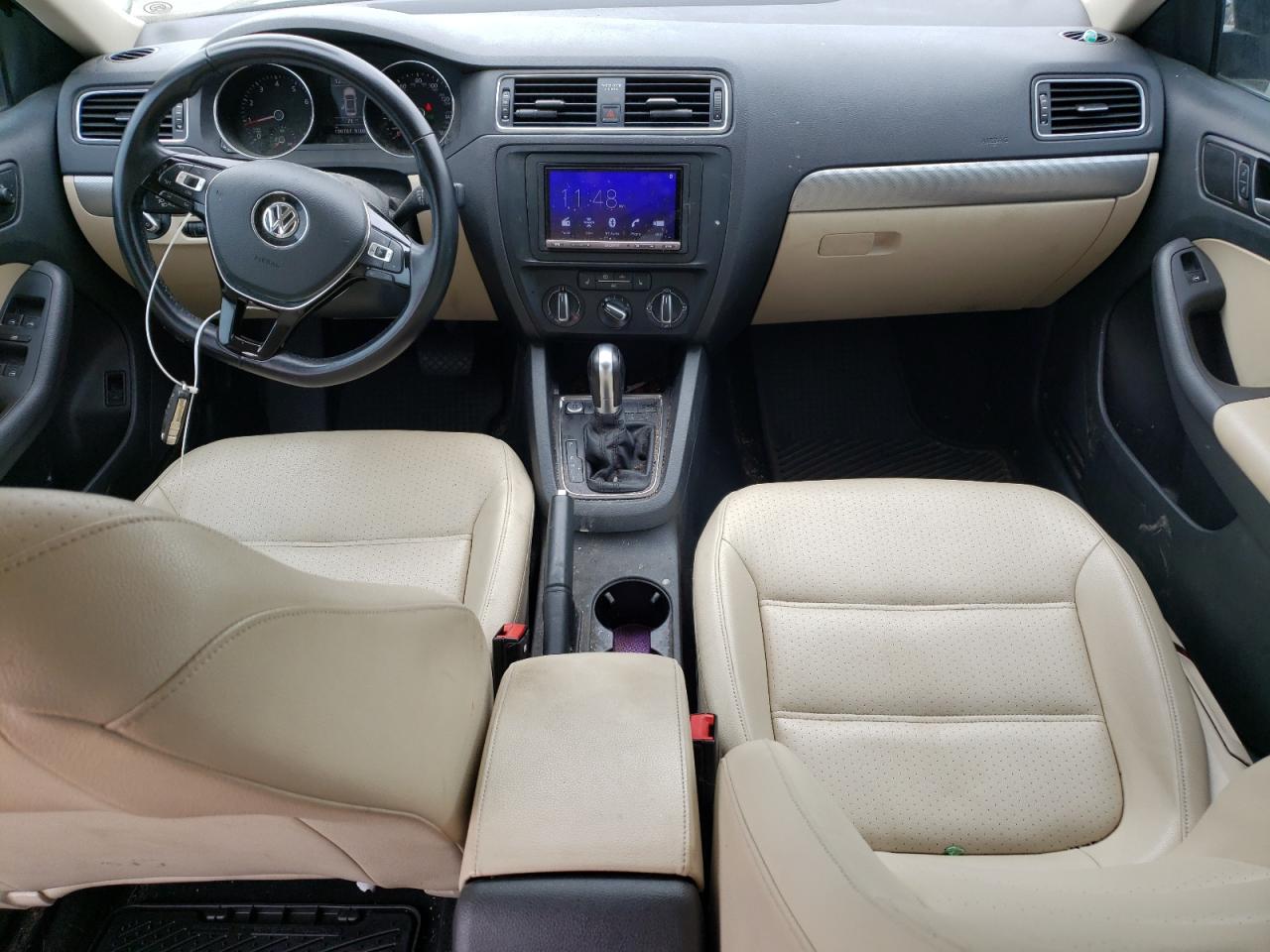 3VWDB7AJ8HM318112 2017 Volkswagen Jetta Se