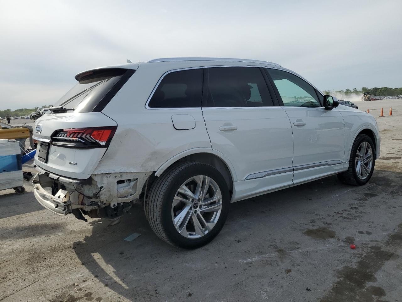 WA1LXAF7XMD017433 2021 Audi Q7 Premium Plus