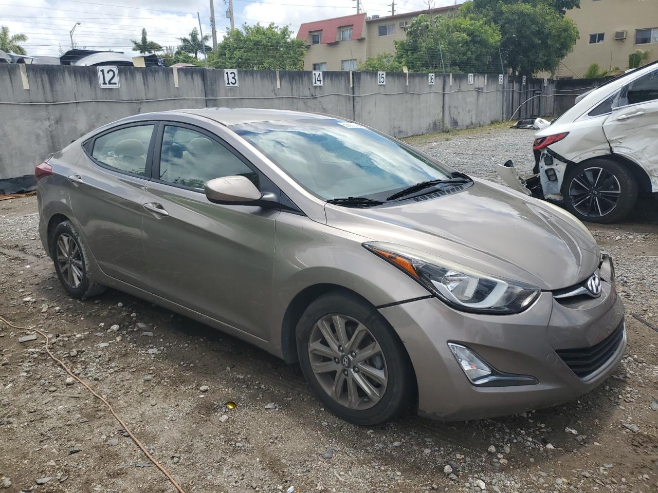 5NPDH4AE2GH759225 2016 Hyundai Elantra Se