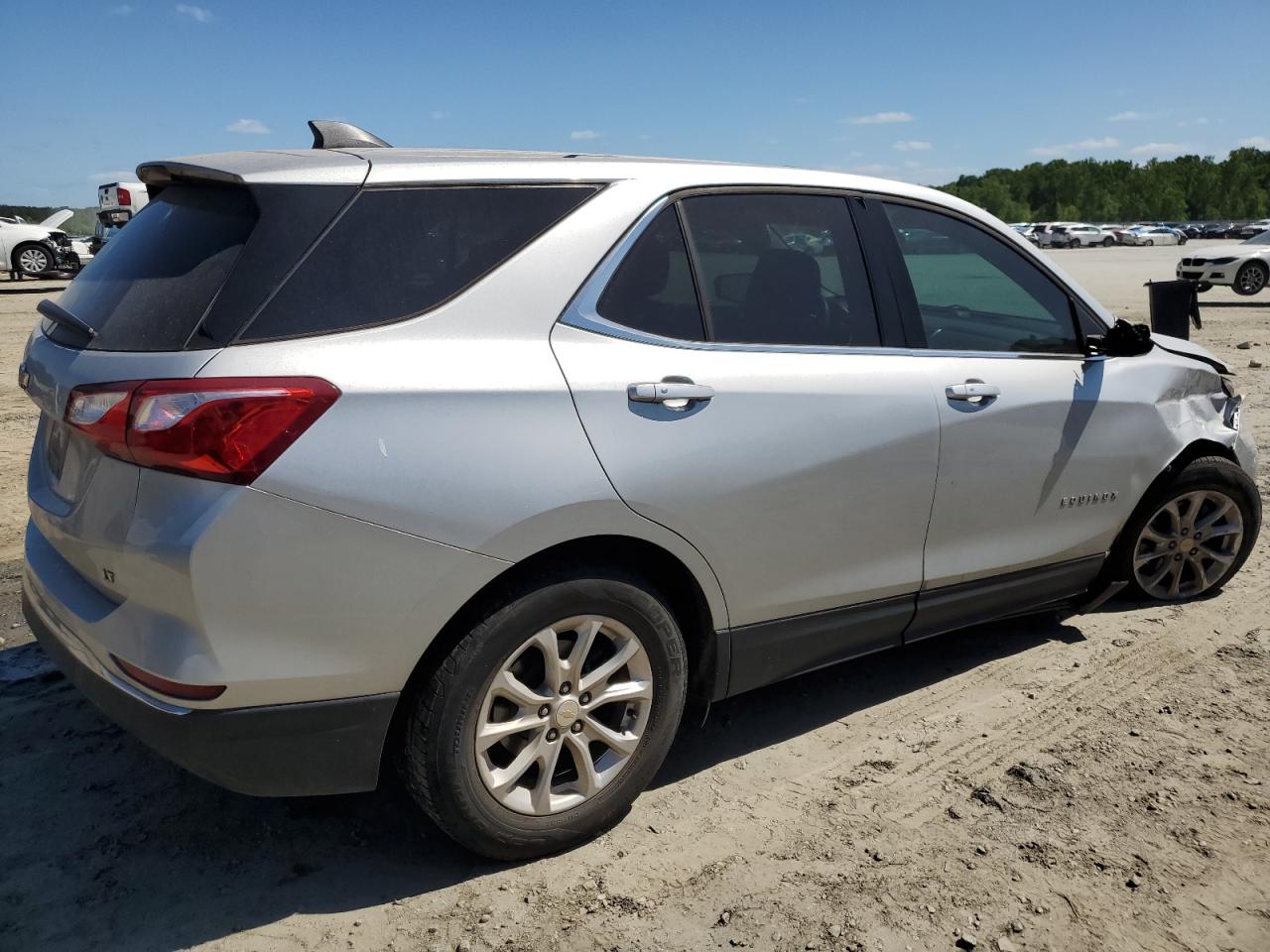 3GNAXJEV4JL353766 2018 Chevrolet Equinox Lt