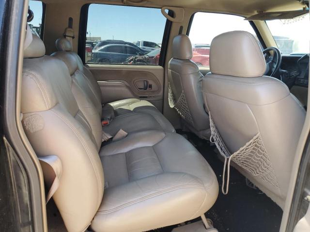 1999 GMC Suburban K1500 VIN: 1GKFK16R6XJ749488 Lot: 49805954