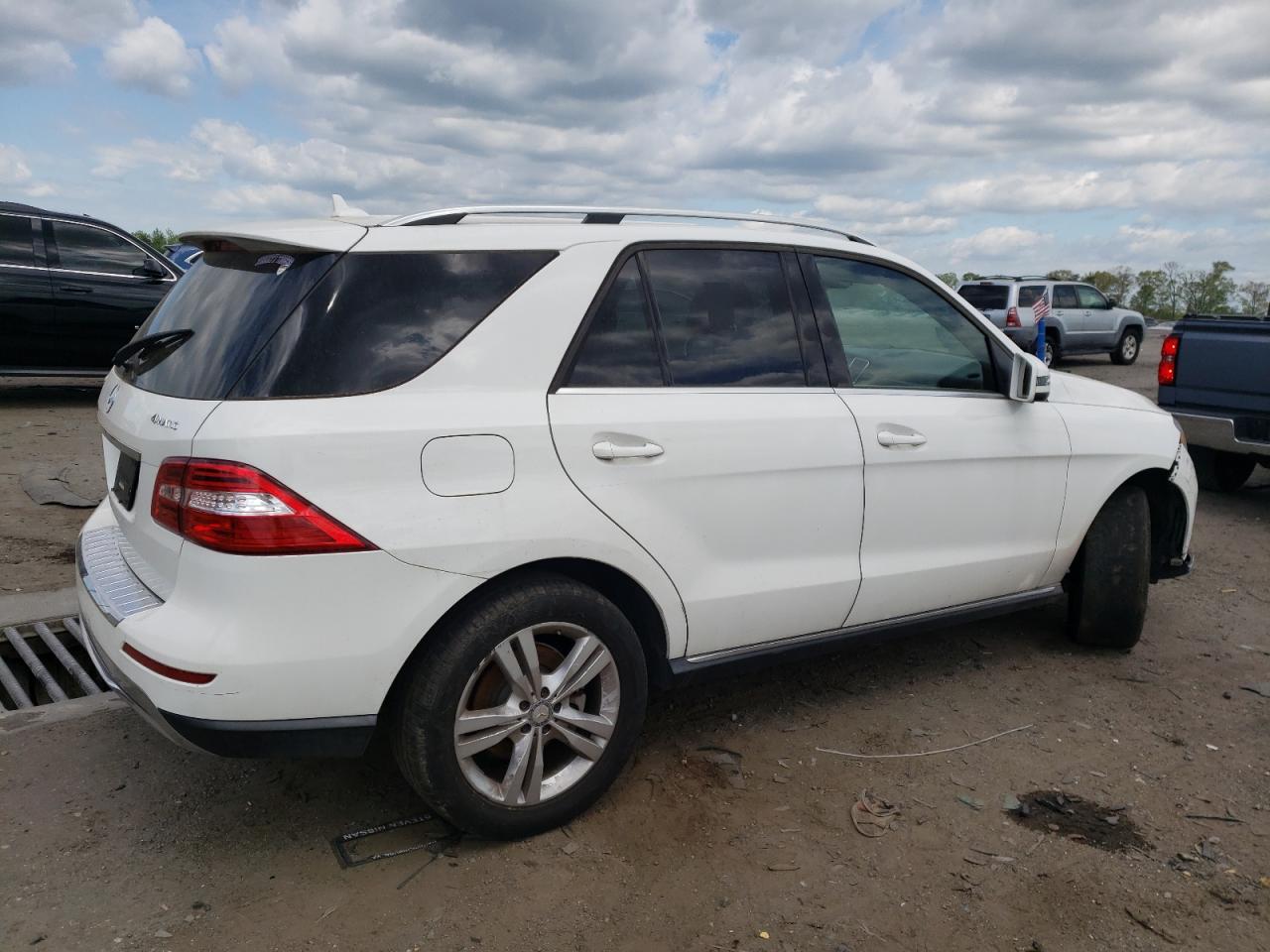 2015 Mercedes-Benz Ml 350 4Matic vin: 4JGDA5HB5FA613375