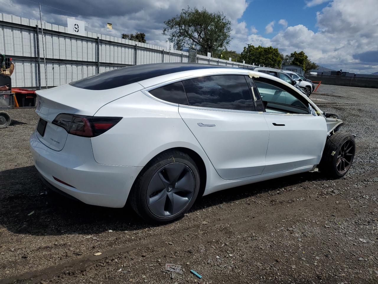 5YJ3E1EB7KF513118 2019 Tesla Model 3