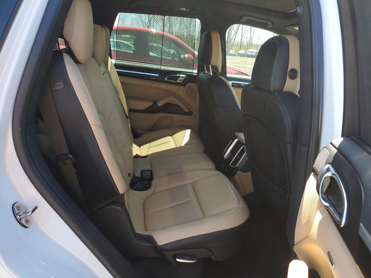 WP1AA2A21ELA93239 2014 Porsche Cayenne