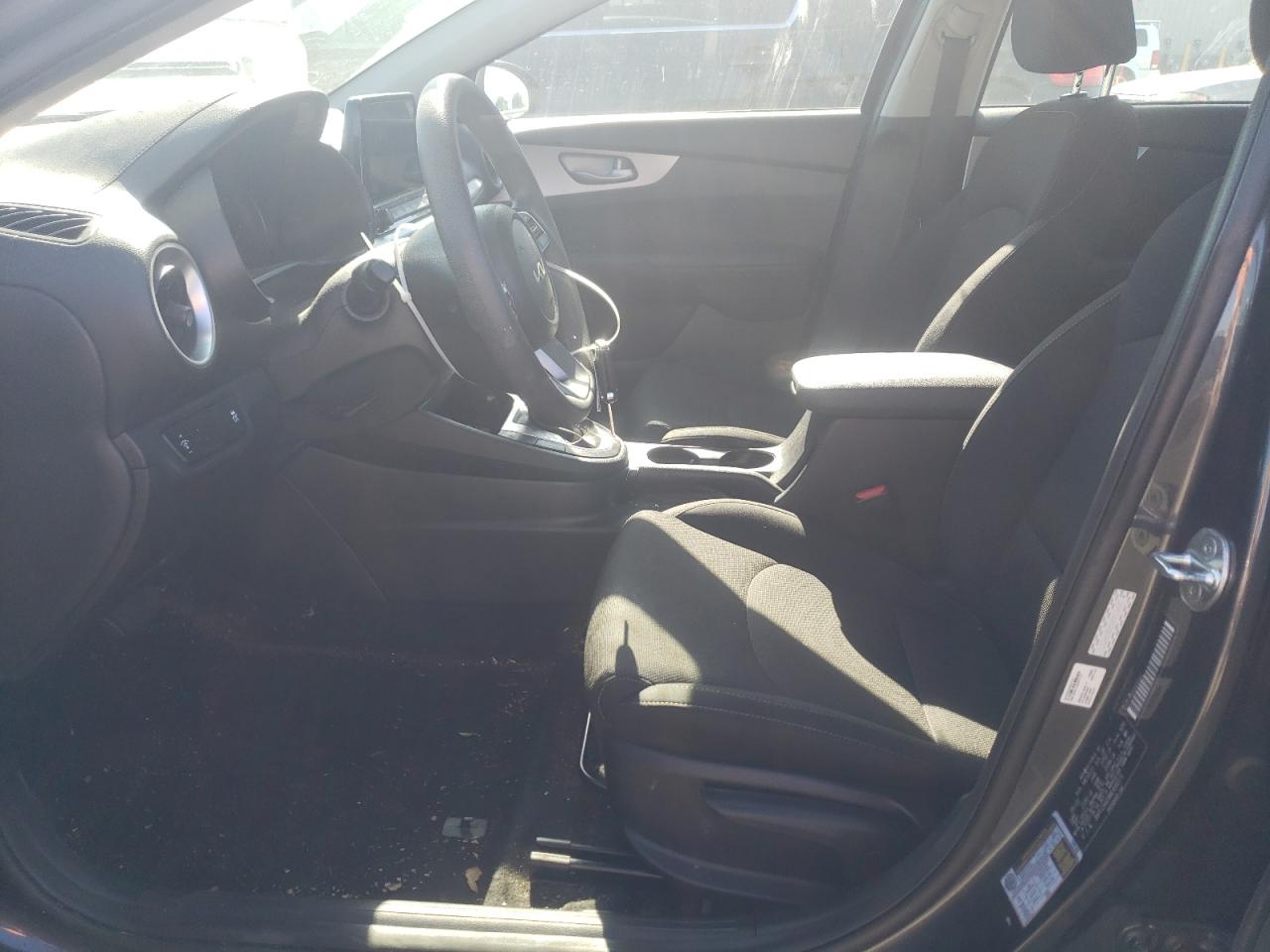 3KPF24AD8NE499271 2022 Kia Forte Fe