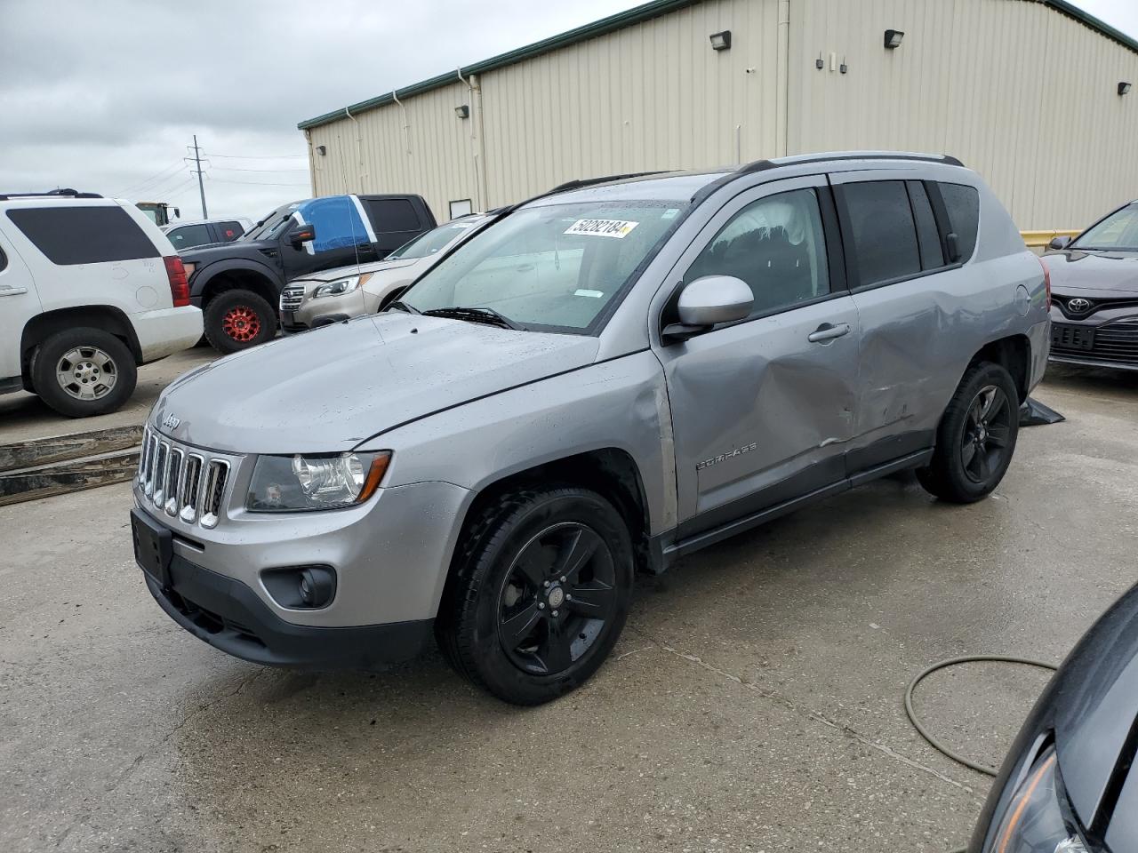 1C4NJCEB2GD599890 2016 Jeep Compass Latitude