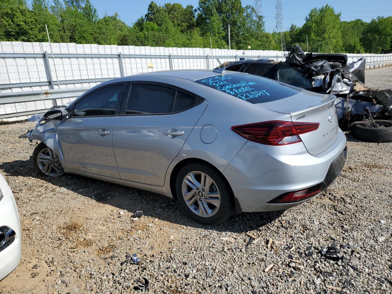 2020 Hyundai Elantra Sel vin: KMHD84LF8LU041003