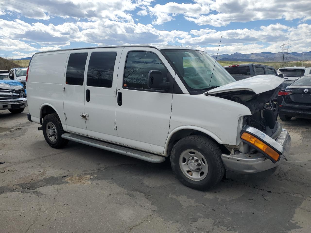 1GCWGAFG2J1906906 2018 Chevrolet Express G2500