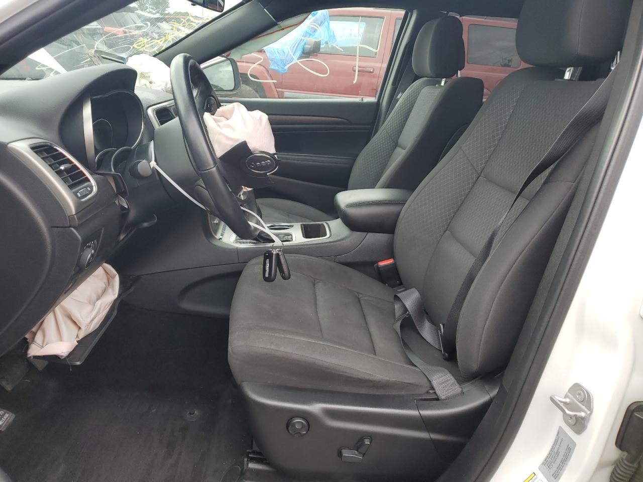 1C4RJFAG7JC106092 2018 Jeep Grand Cherokee Laredo