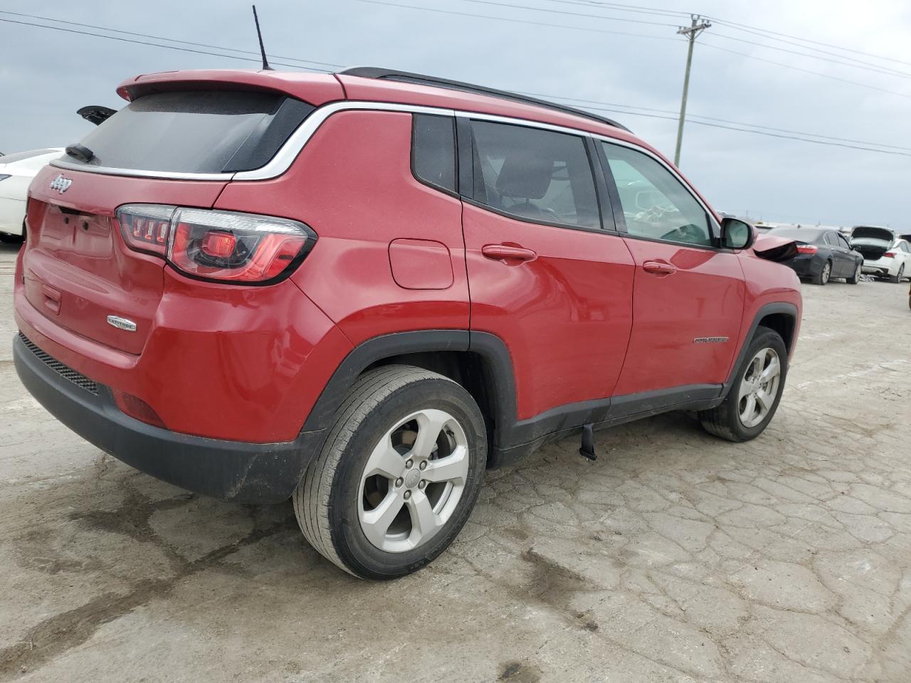 3C4NJCBB6JT241021 2018 Jeep Compass Latitude