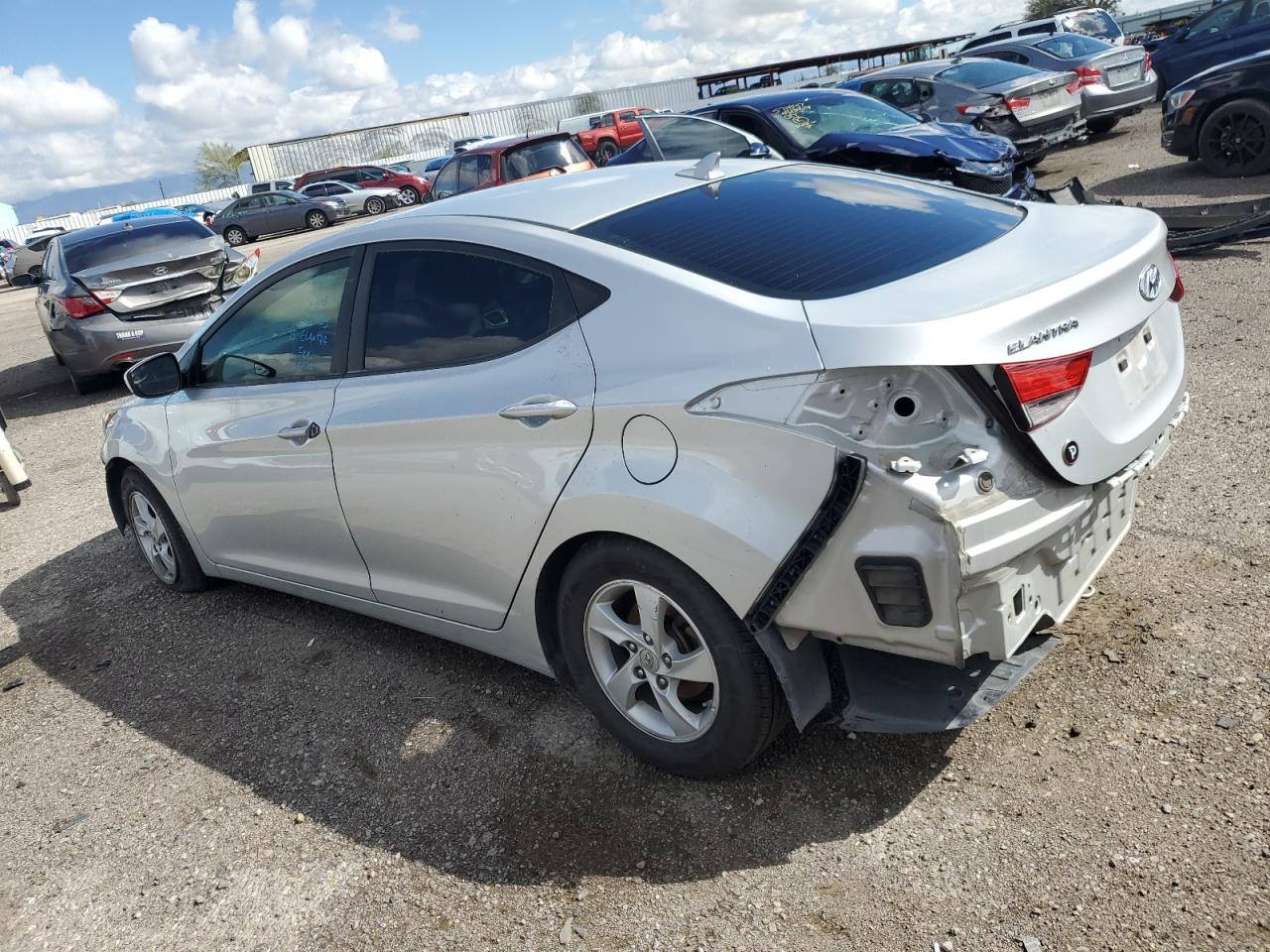 5NPDH4AE1FH556597 2015 Hyundai Elantra Se