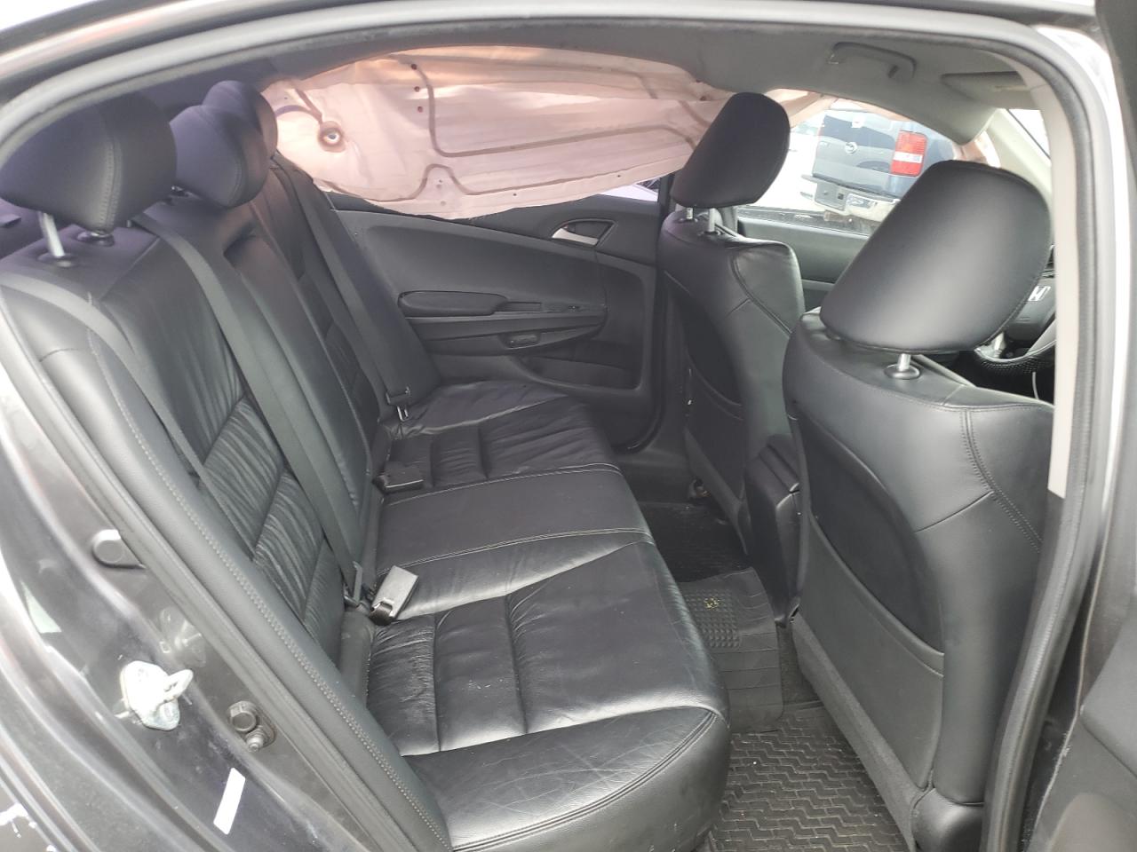 1HGCP2F62BA012214 2011 Honda Accord Se