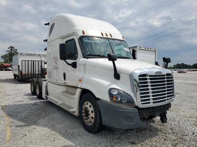 Lot #2502834020 2016 FREIGHTLINER CASCADIA 1 salvage car