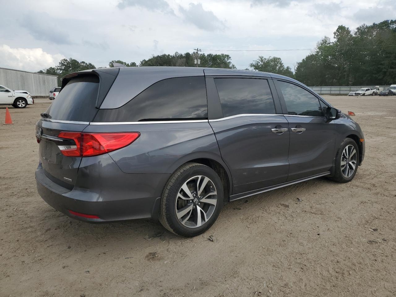 2021 Honda Odyssey Touring vin: 5FNRL6H81MB004142