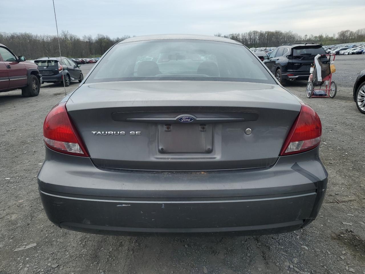 1FAHP53U55A117171 2005 Ford Taurus Se