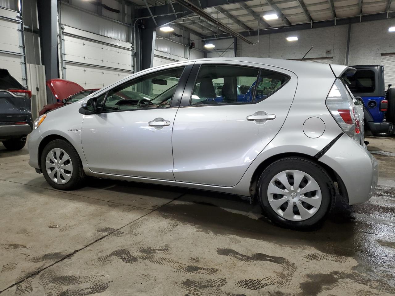 2014 Toyota Prius C vin: JTDKDTB38E1571680