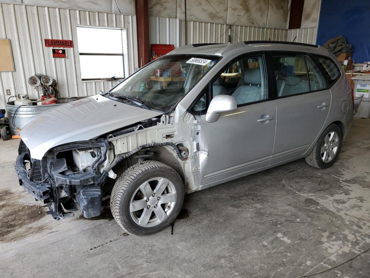 KNAFG526977116834 2007 Kia Rondo Lx