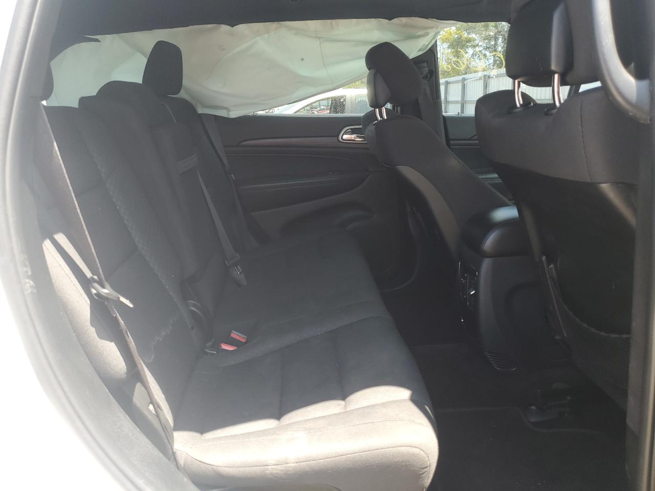 1C4RJFAG8KC579775 2019 Jeep Grand Cherokee Laredo