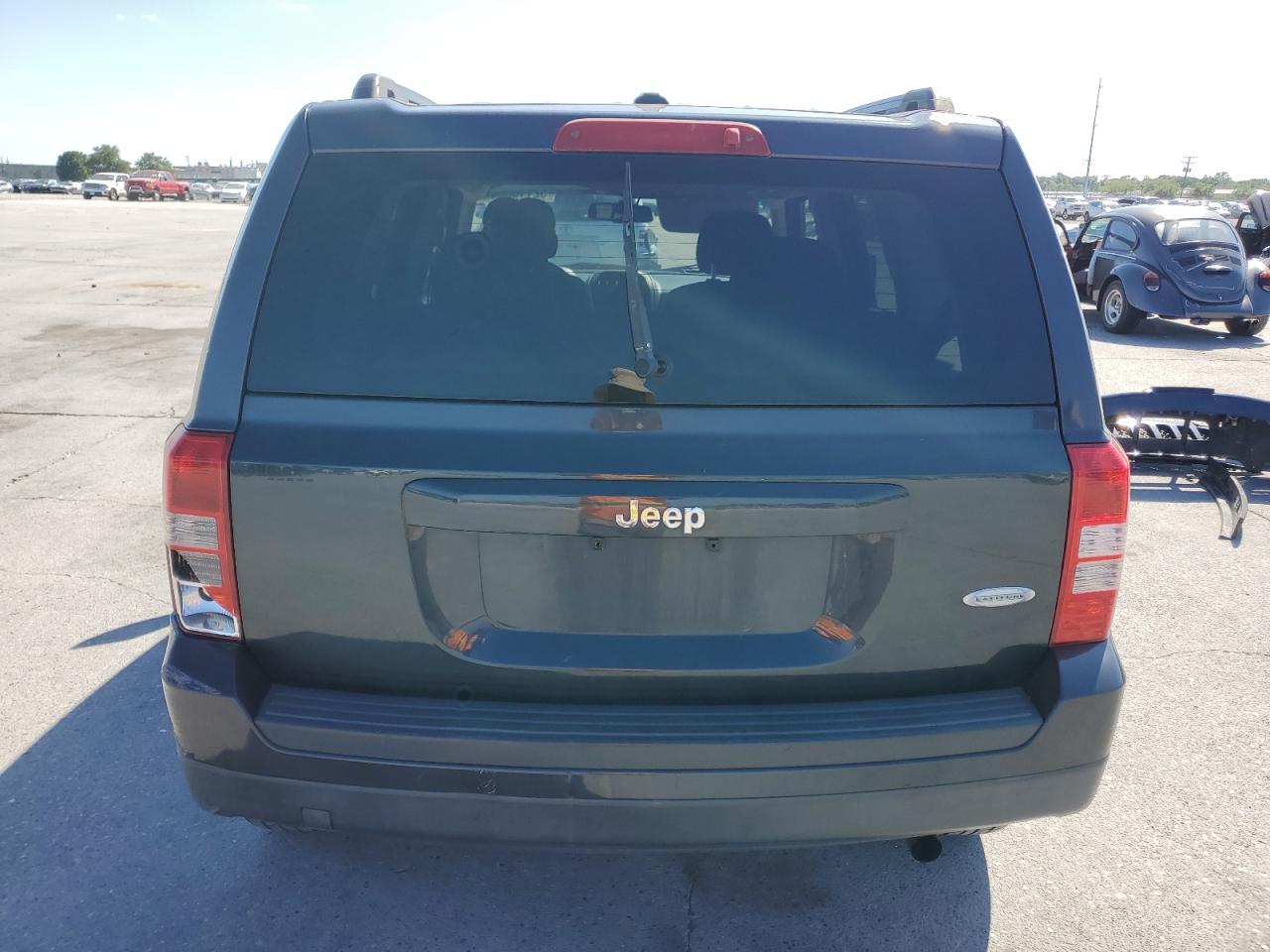 1C4NJPFA5GD582174 2016 Jeep Patriot Latitude