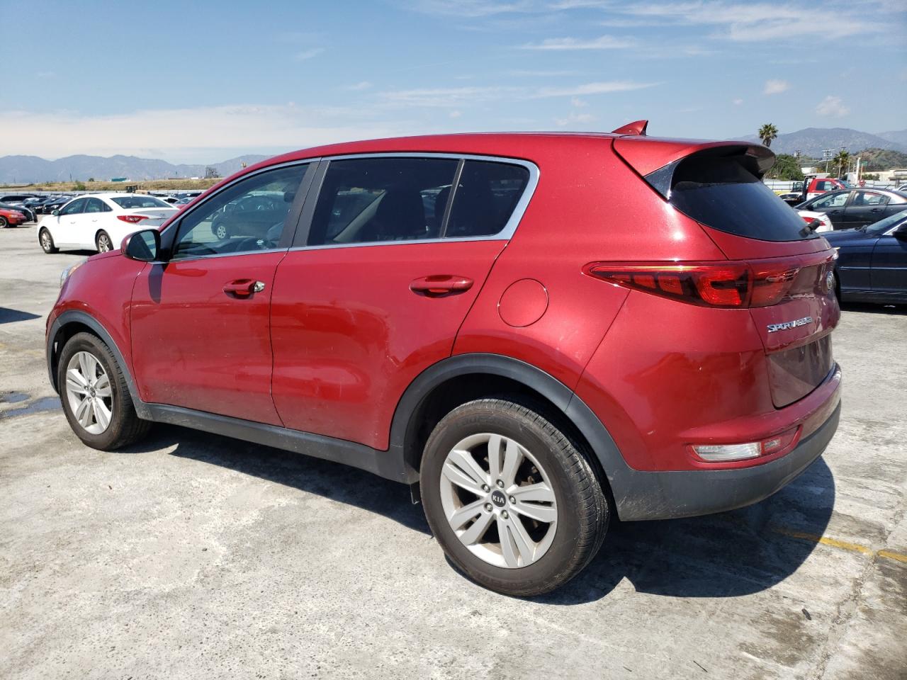 KNDPM3AC0J7374985 2018 Kia Sportage Lx