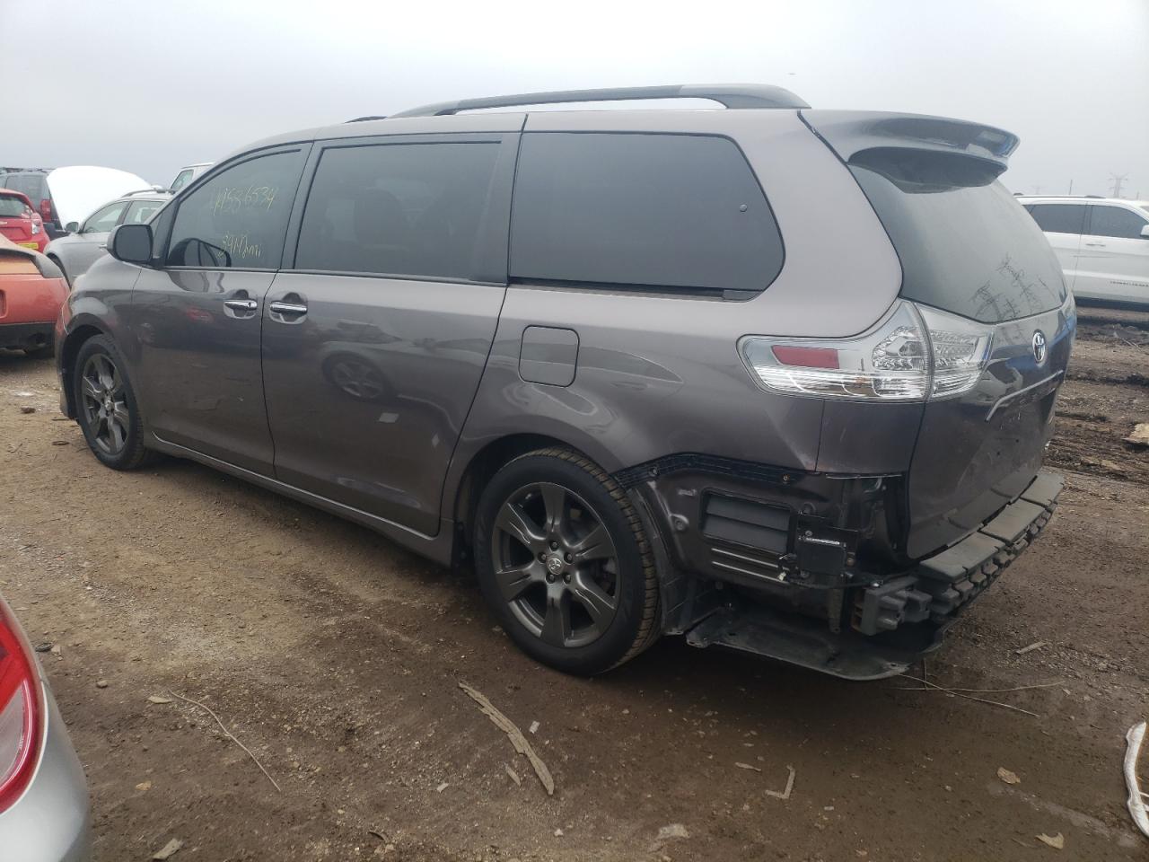 Lot #2459784995 2017 TOYOTA SIENNA SE