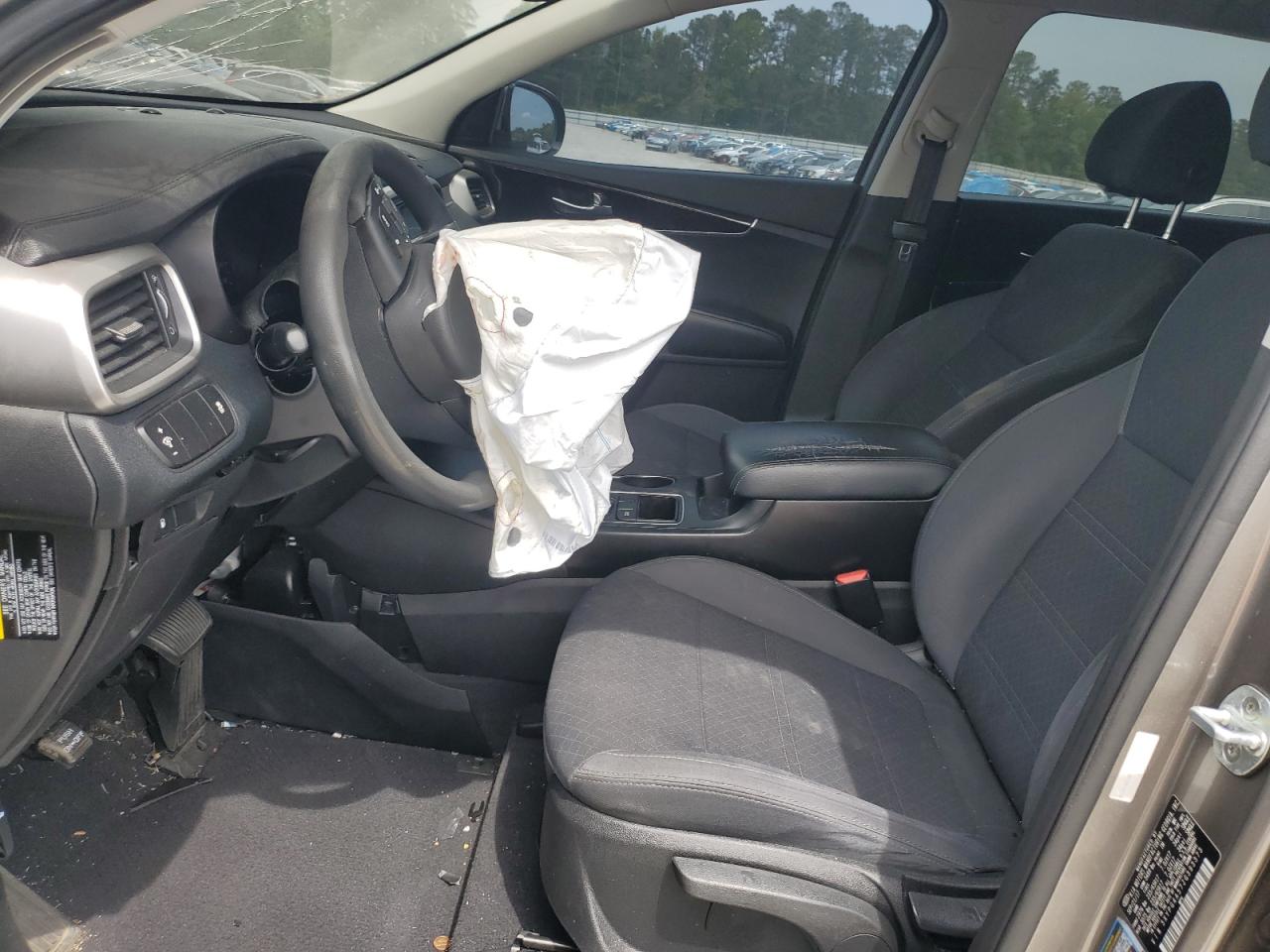 5XYPG4A57JG393373 2018 Kia Sorento Lx