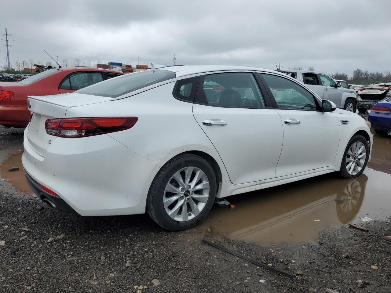 2018 Kia Optima Lx vin: 5XXGT4L33JG201104