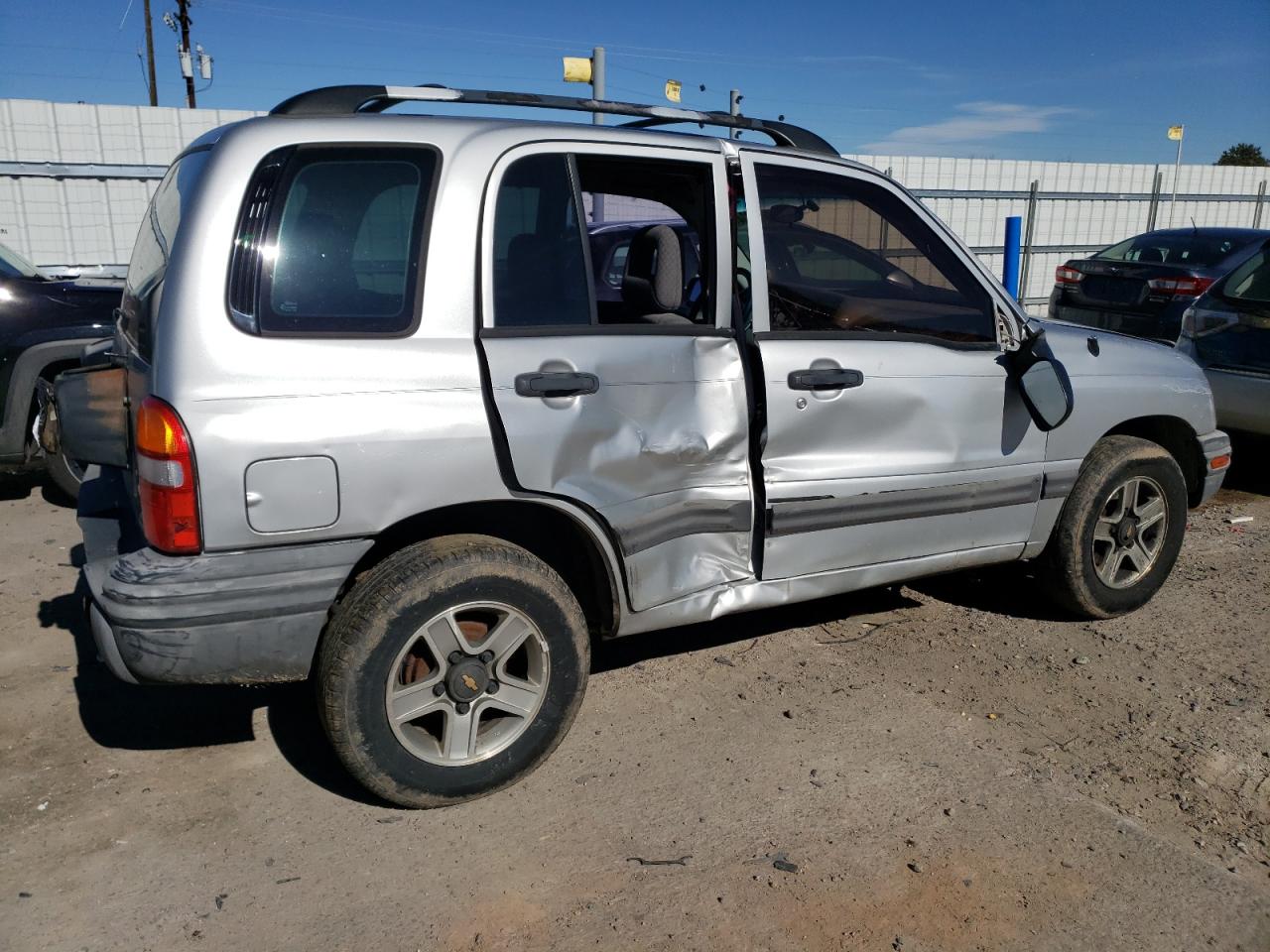 2CNBJ13C526912484 2002 Chevrolet Tracker