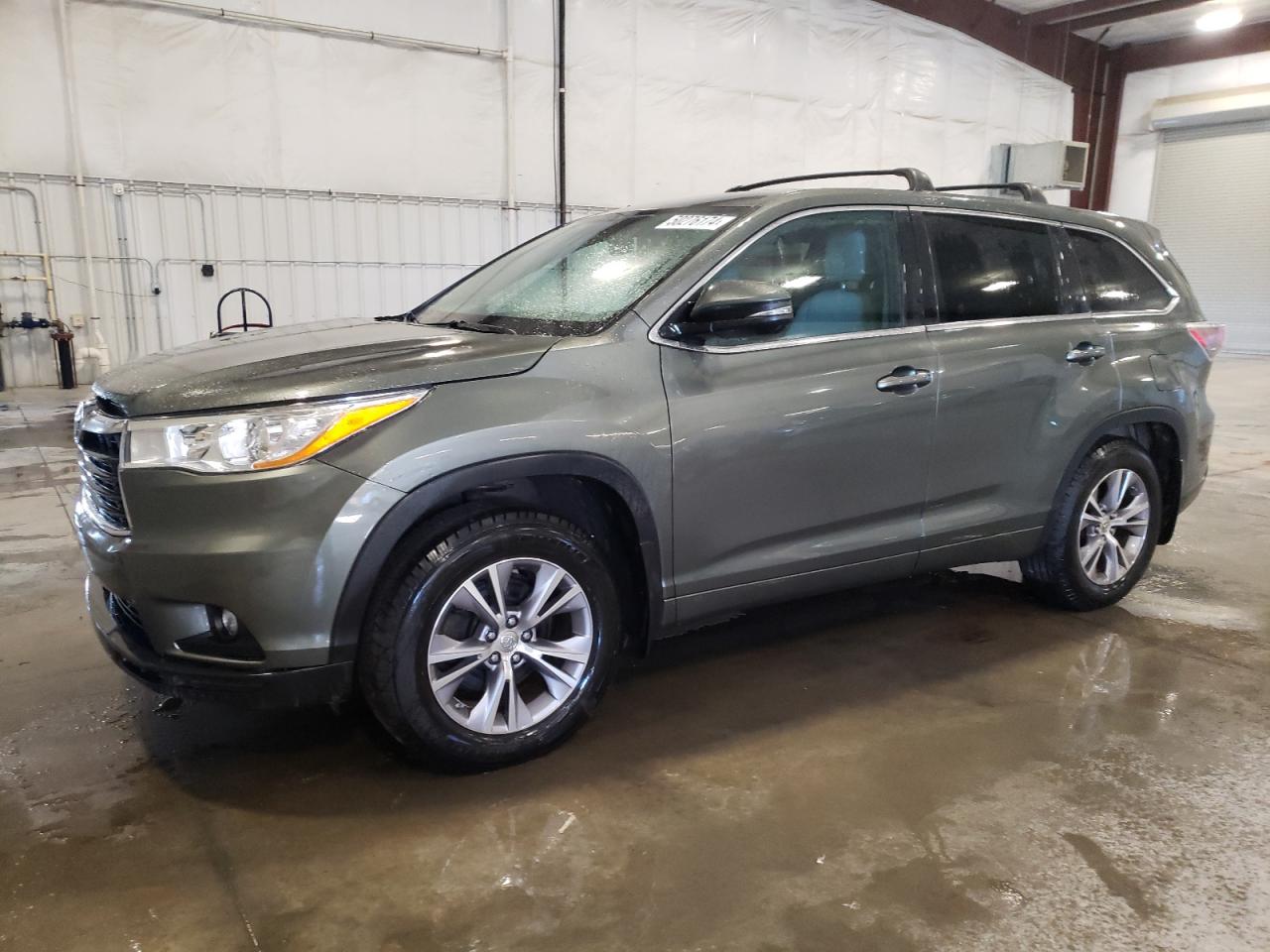 2014 Toyota Highlander Le vin: 5TDBKRFHXES016019