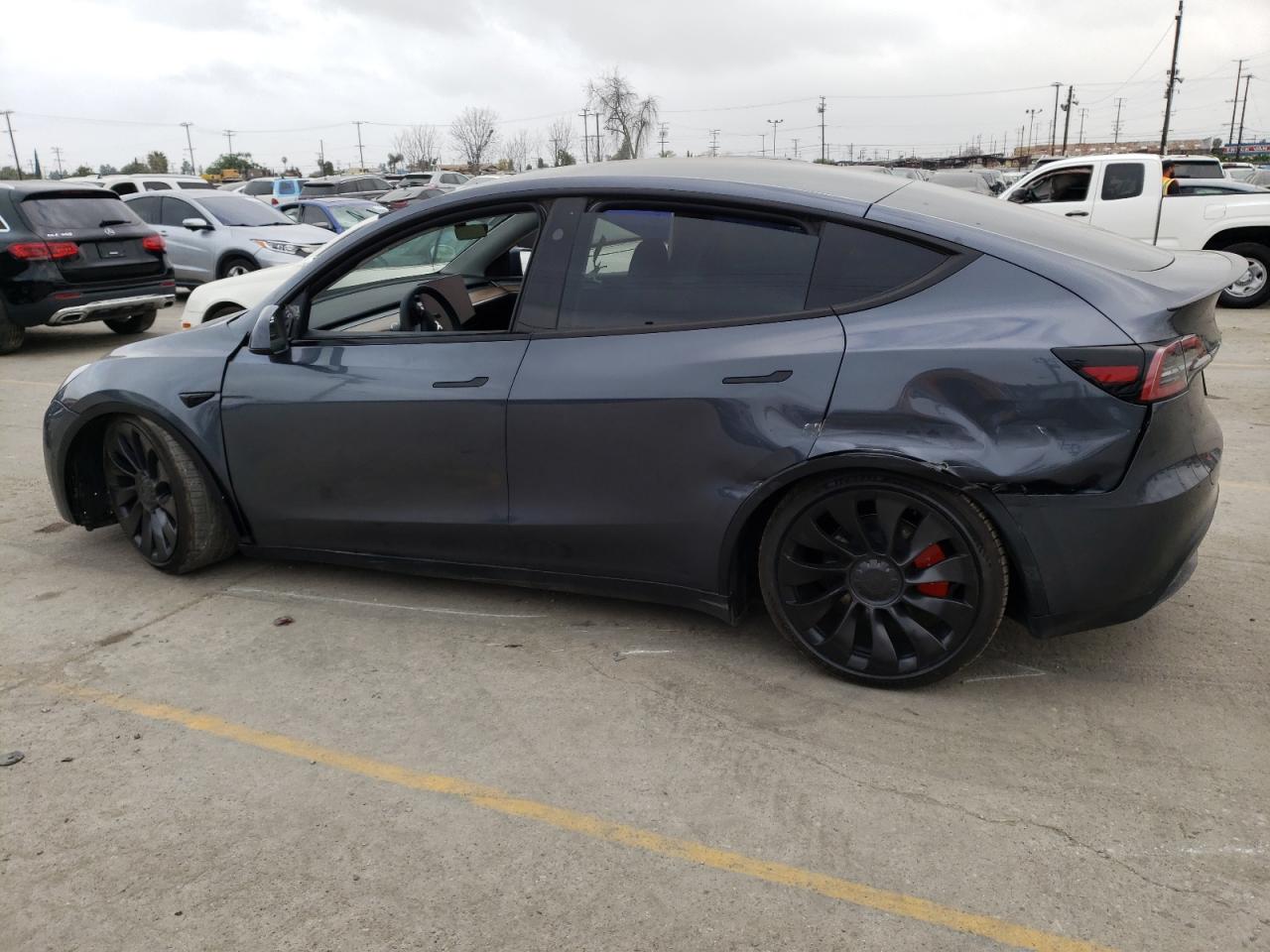 2023 Tesla Model Y vin: 7SAYGDEF4PF885871