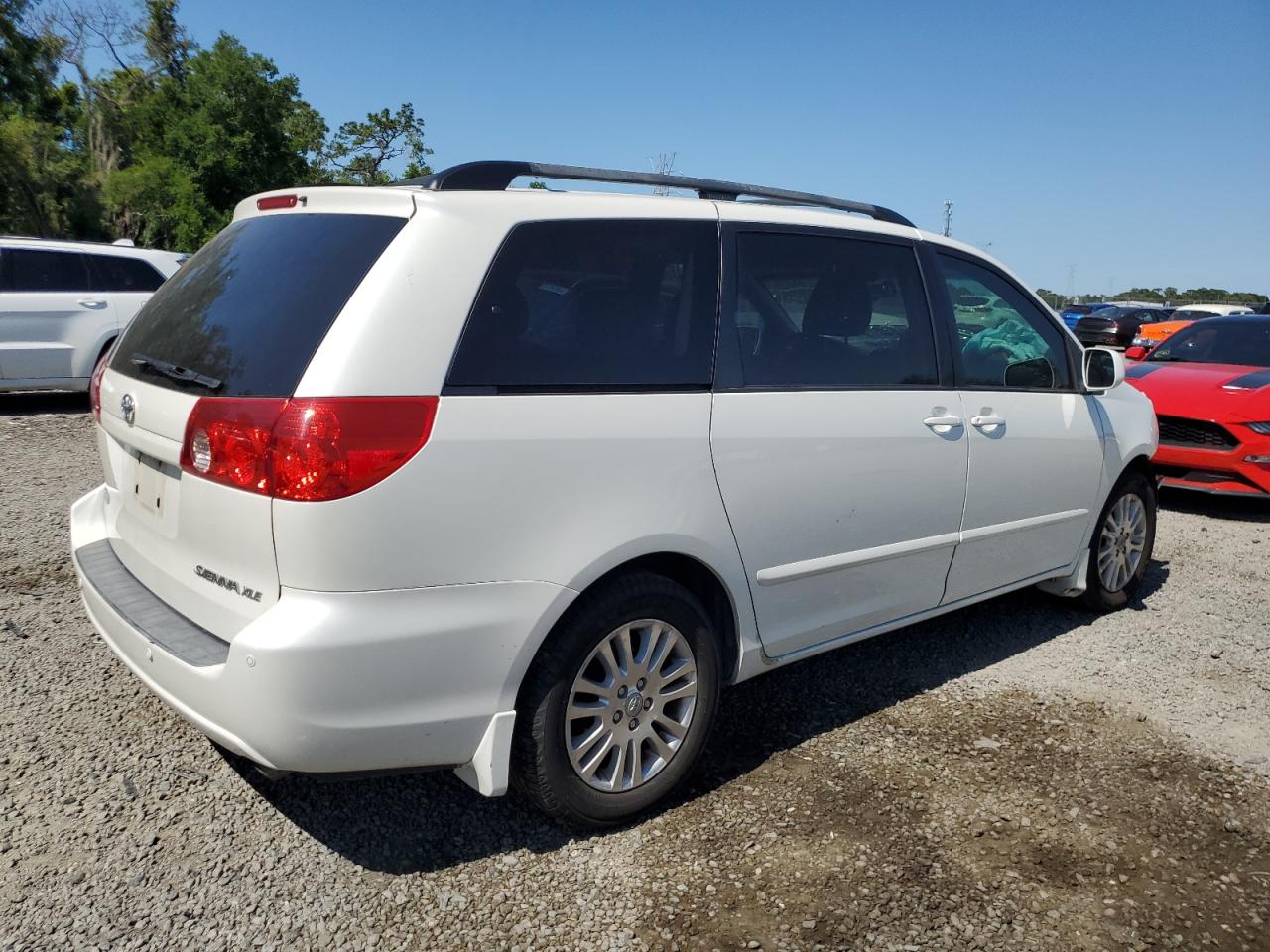 5TDYK4CC6AS321453 2010 Toyota Sienna Xle