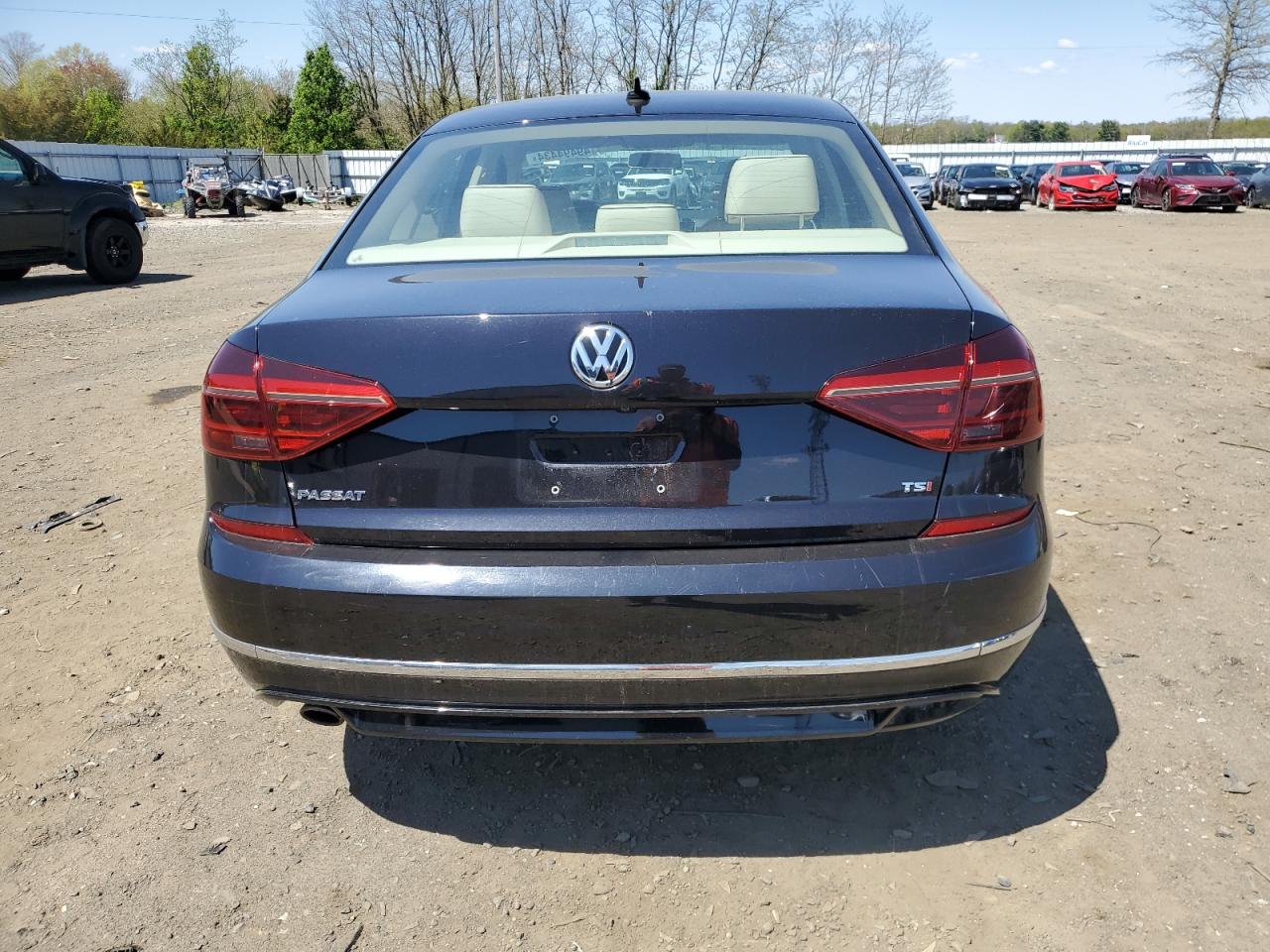 1VWAA7A36JC038056 2018 Volkswagen Passat S