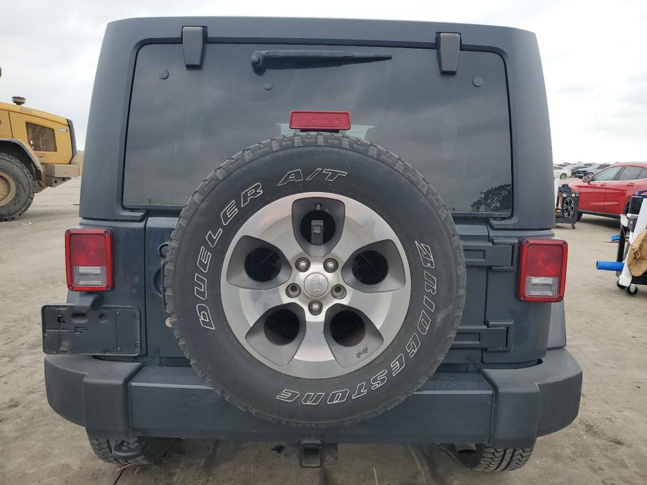 1C4BJWEG5GL250101 2016 Jeep Wrangler Unlimited Sahara