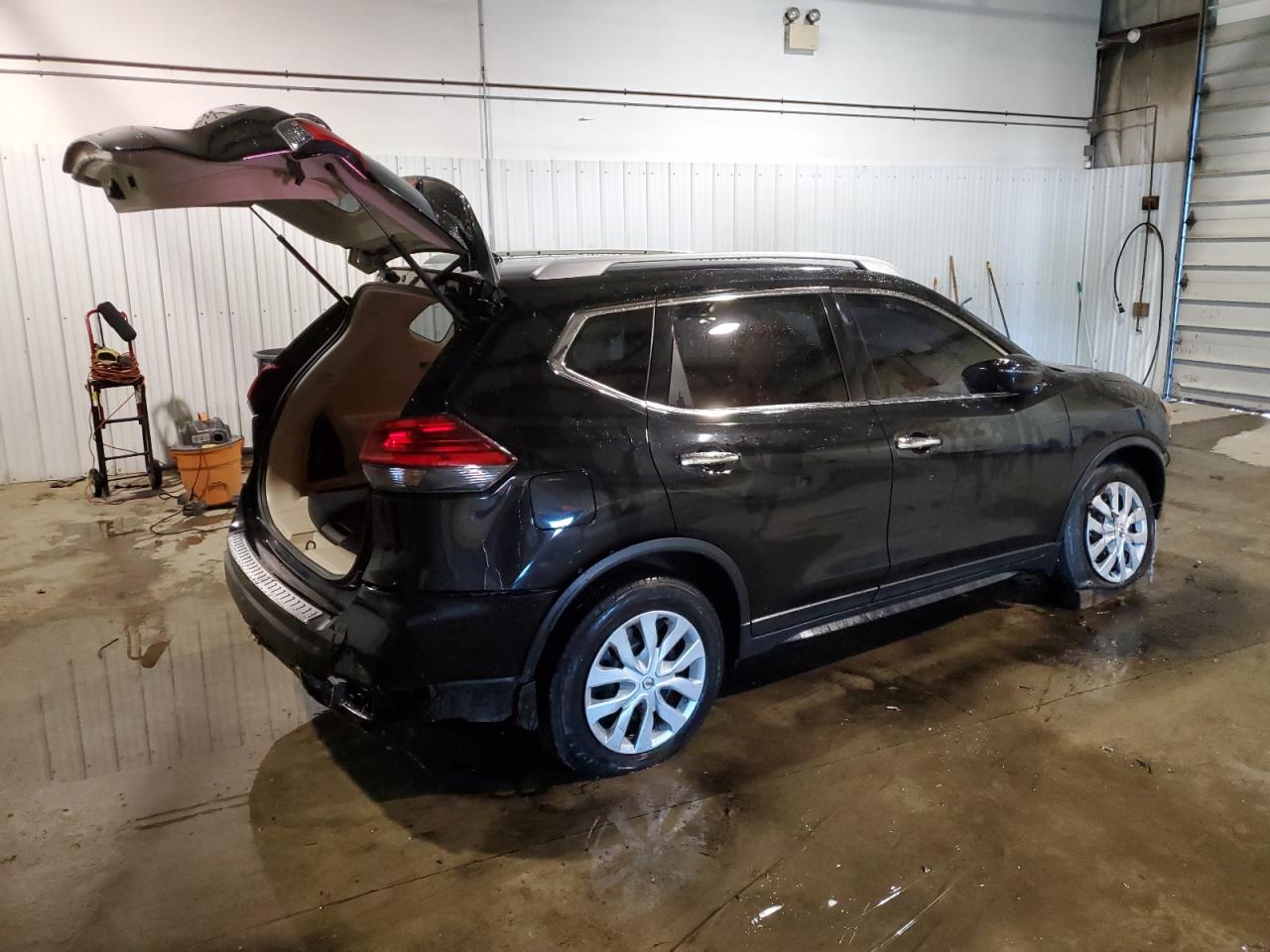 2017 Nissan Rogue S vin: JN8AT2MT2HW387112