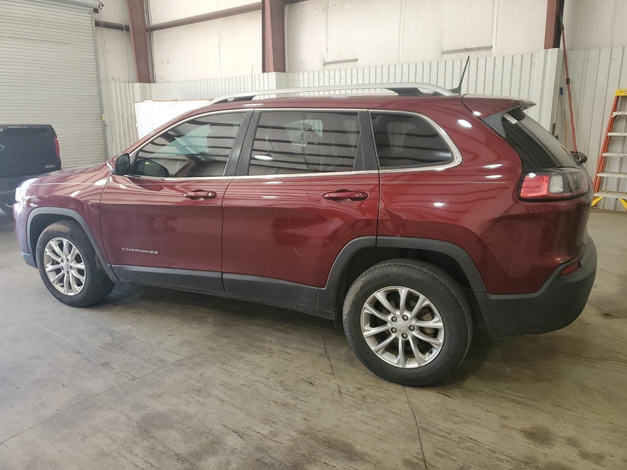 1C4PJLCB3KD339986 2019 Jeep Cherokee Latitude