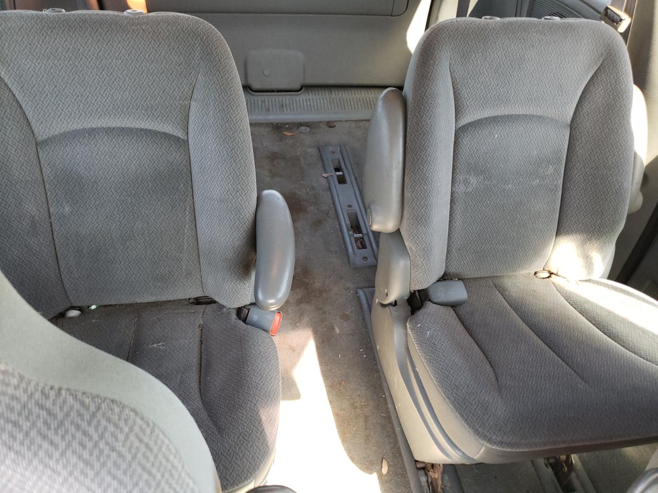 1D4GP45R04B601043 2004 Dodge Caravan Sxt